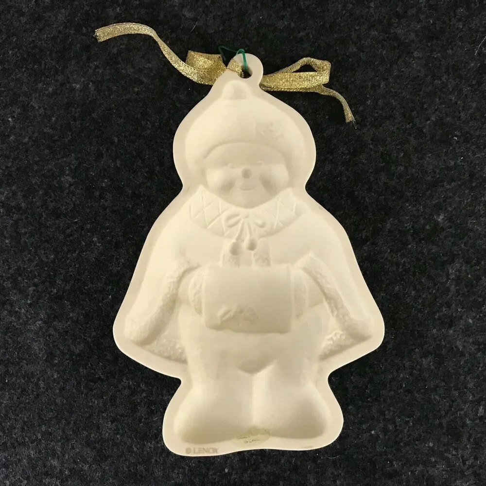Lenox Snow-Woman Christmas Porcelain Ornament Cookie Cutter Press‎